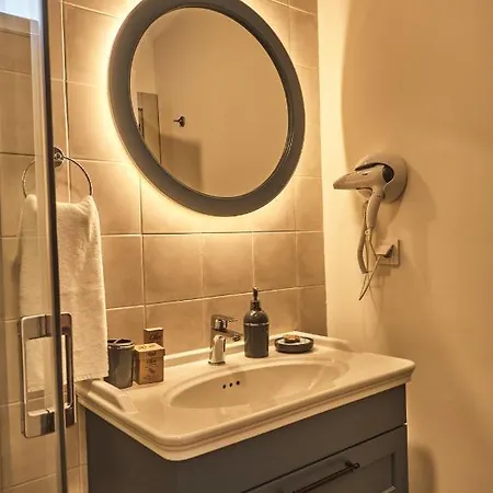 Δωμάτια σε οικογενειακή κατοικία No 35 *